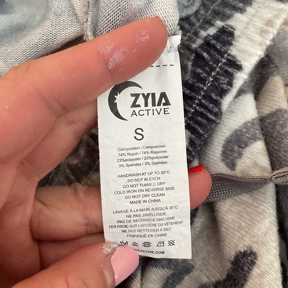 Zyia Gray Camo Lounge Boyfriend Sweats Size Small - Picture 6 of 7